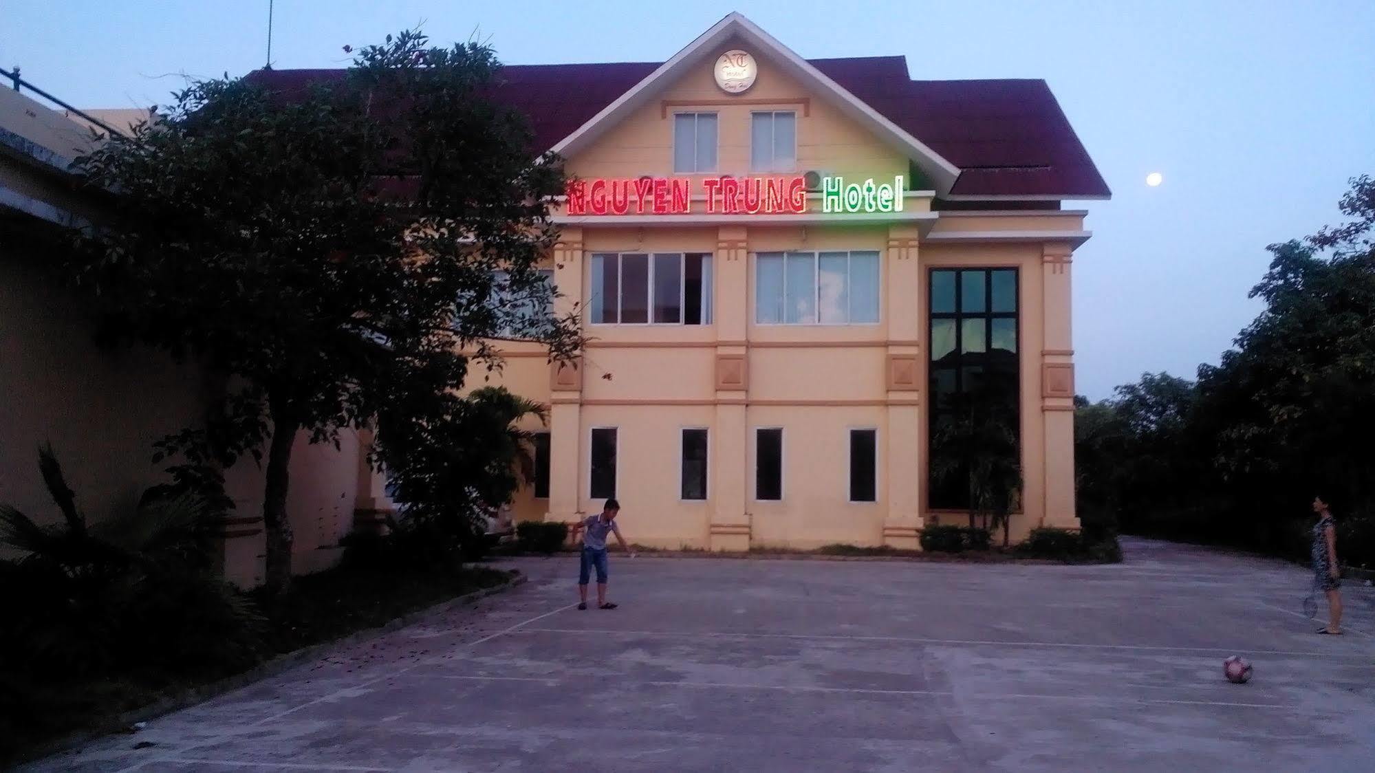 Nguyen Trung Hotel Dong Hoi Esterno foto
